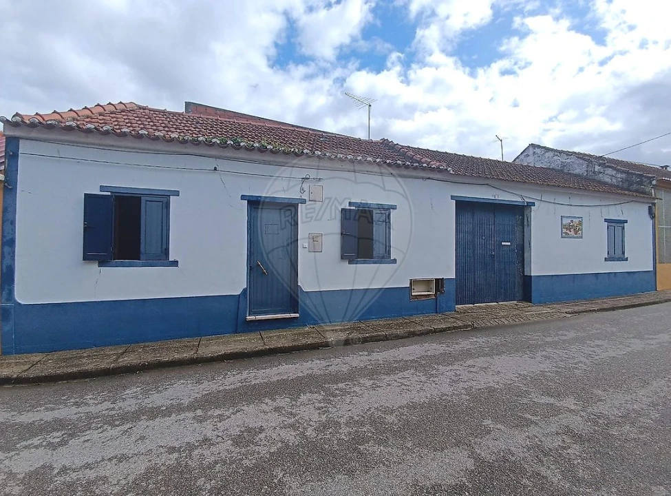 Moradia T3 para Venda em Benfica do Ribatejo Foto 2