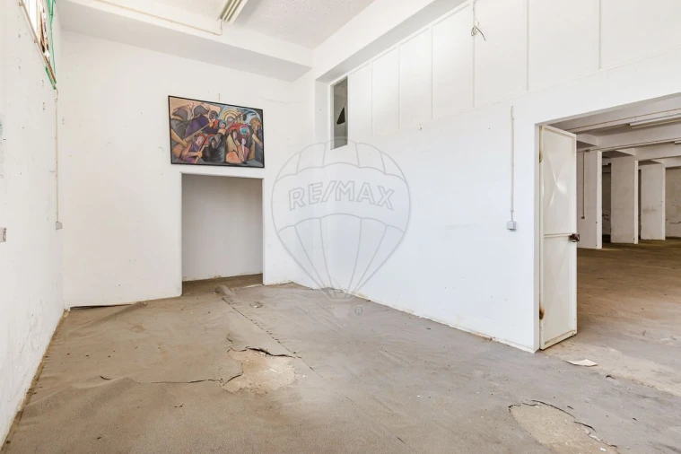 Armazém para Arrendamento em Sacavém e Prior Velho Foto 19