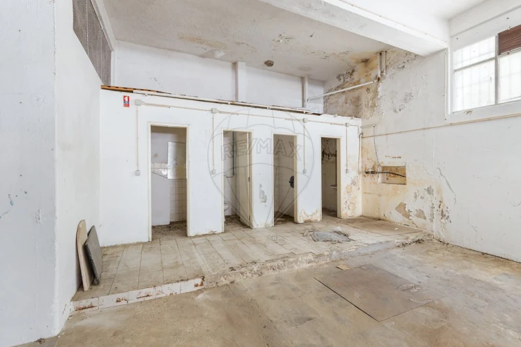 Armazém para Arrendamento em Sacavém e Prior Velho Foto 15