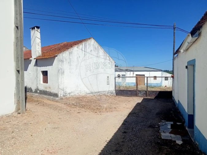 Moradia T2 para Venda em Aveiras de Cima Foto 6