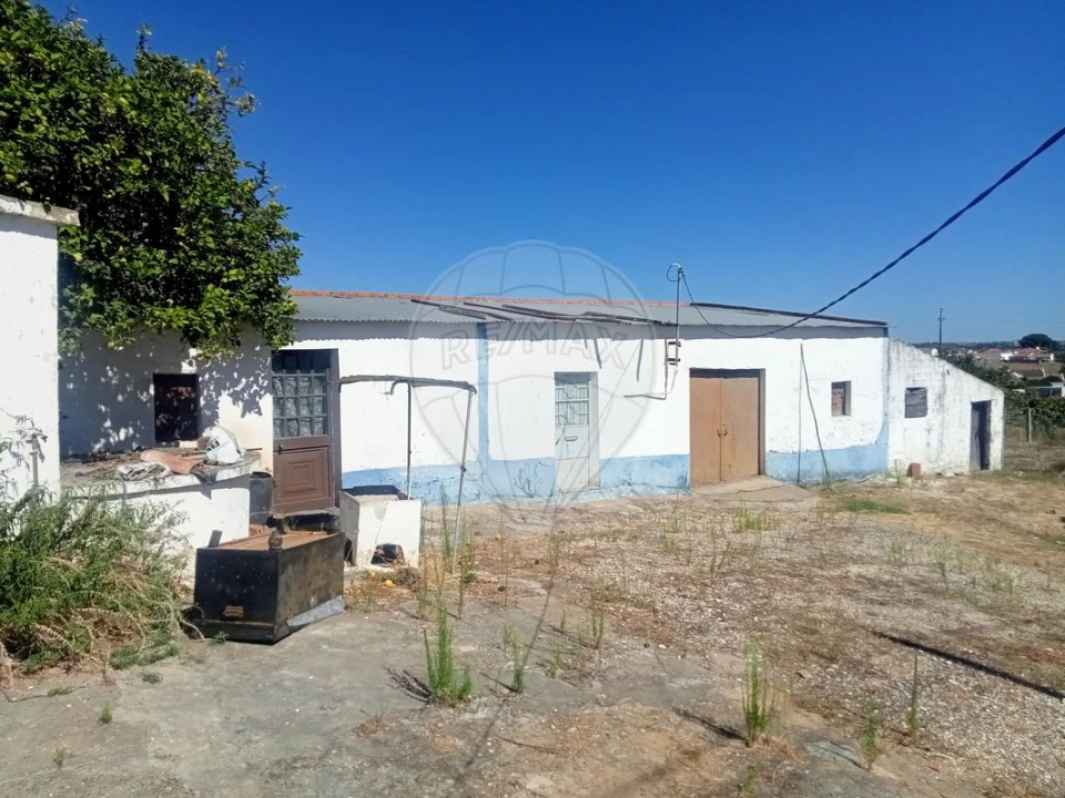 Moradia T2 para Venda em Aveiras de Cima Foto 10