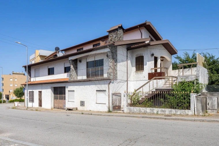 Moradia T4 para Venda em Rio Meão