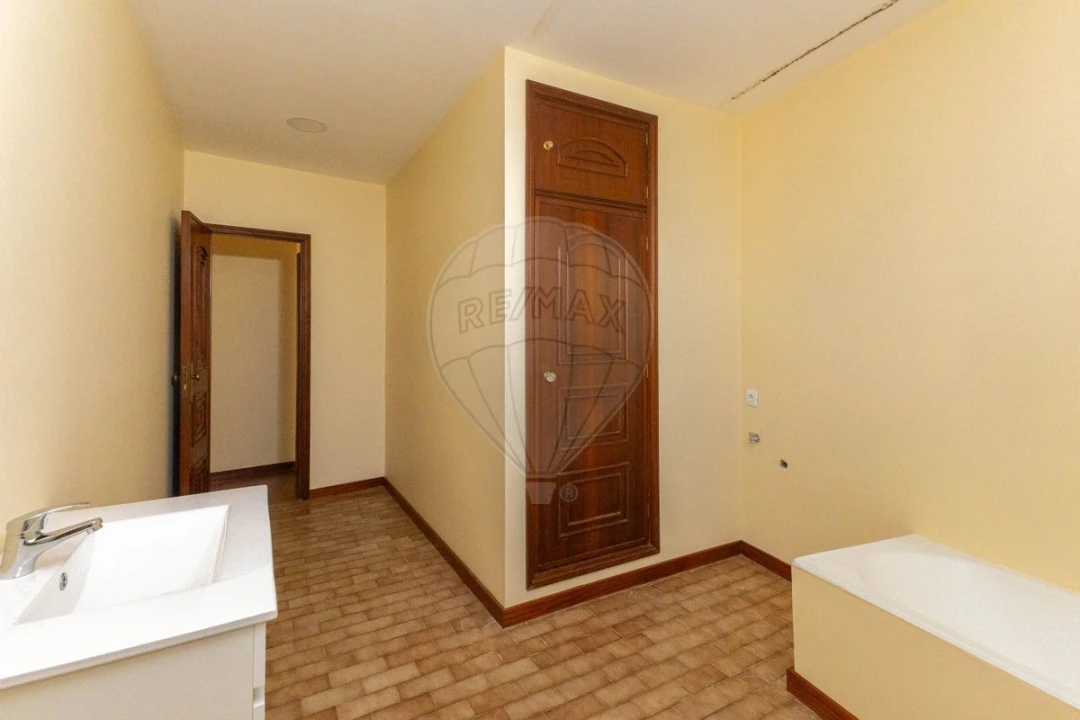 Moradia T4 para Venda em Rio Meão Foto 24