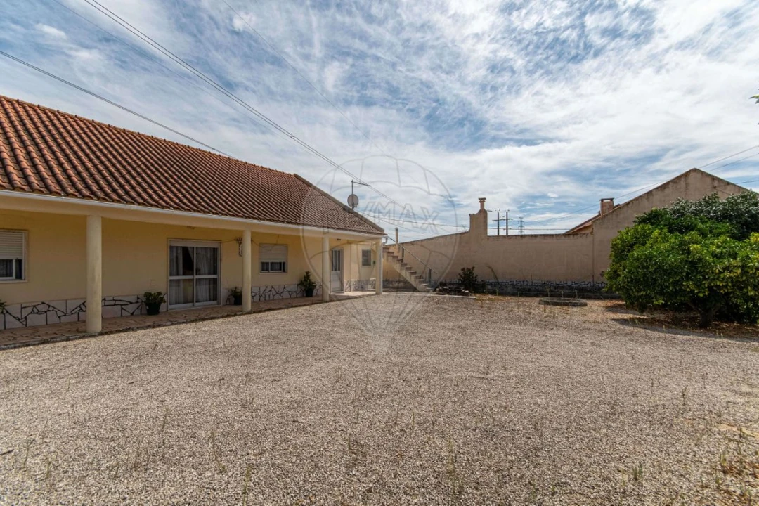 Moradia T3 para Venda em Samora Correia Foto 2