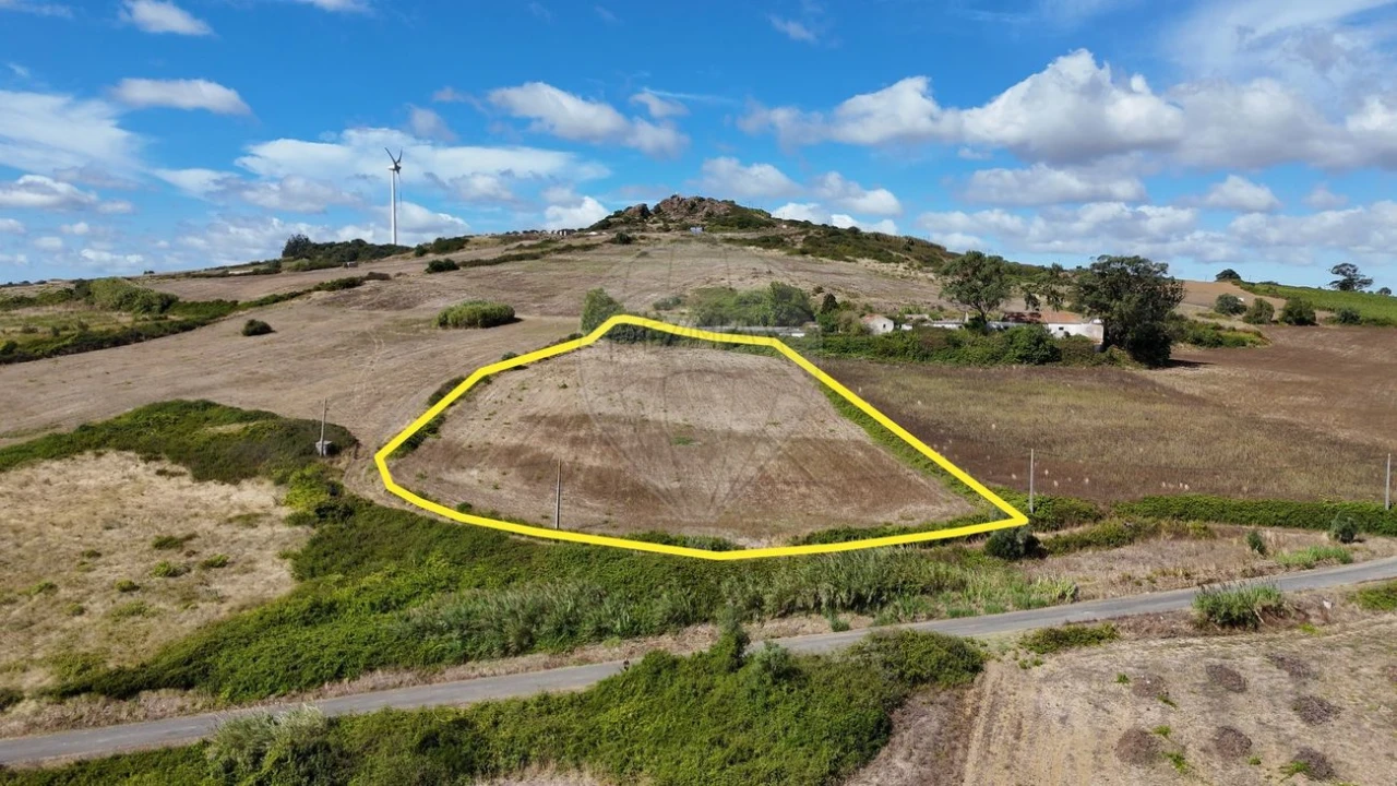 Terreno para Venda em Santo Quintino Foto 1