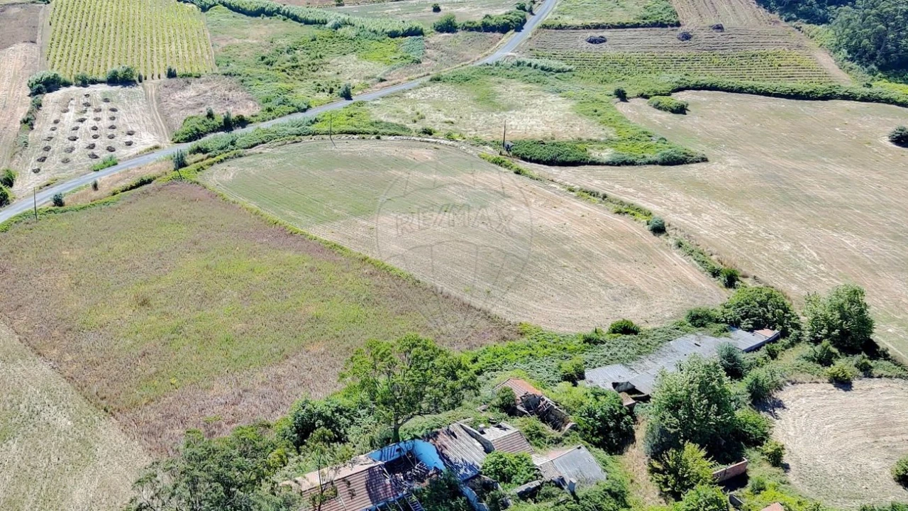 Terreno para Venda em Santo Quintino Foto 6