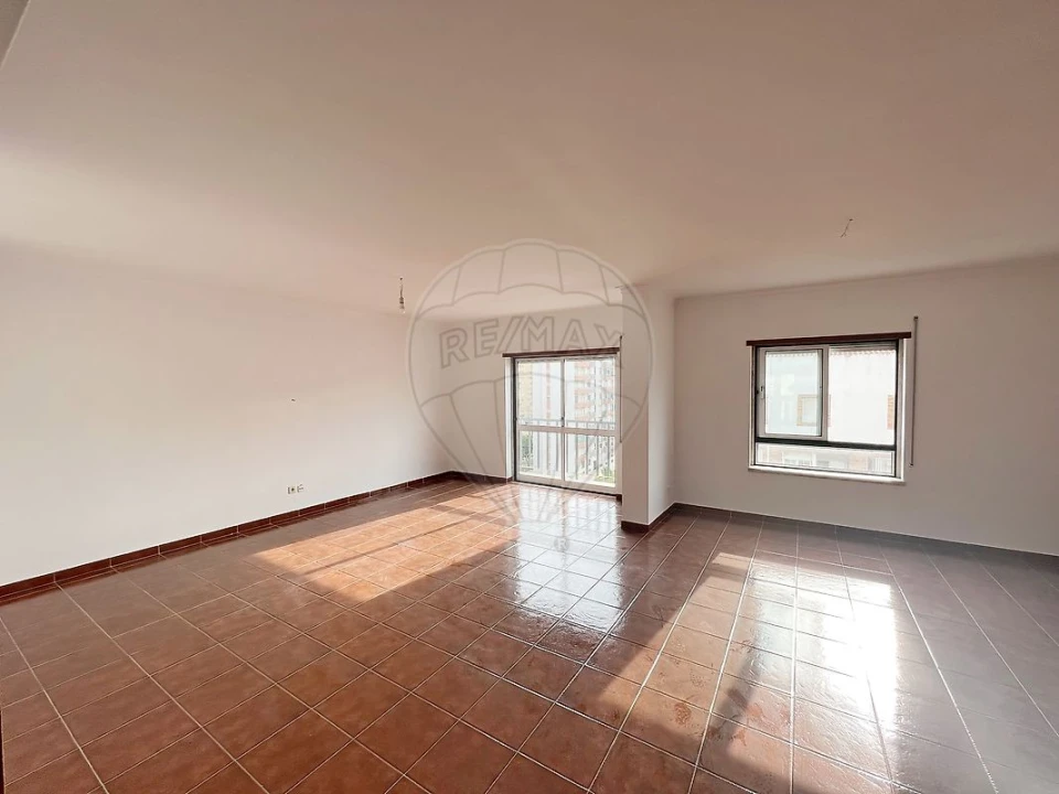 Apartamento T3 para Venda em Carregado e Cadafais Foto 25