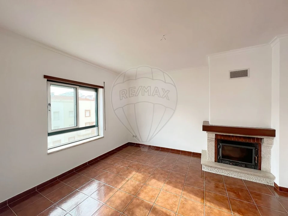 Apartamento T3 para Venda em Carregado e Cadafais Foto 10