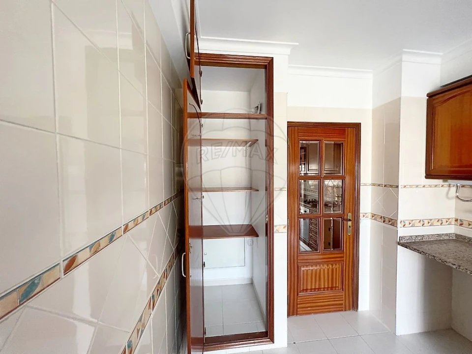 Apartamento T3 para Venda em Carregado e Cadafais Foto 15