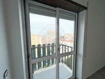 Apartamento T3 para Venda em Carregado e Cadafais