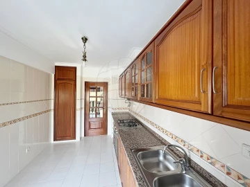 Apartamento T3 para Venda em Carregado e Cadafais