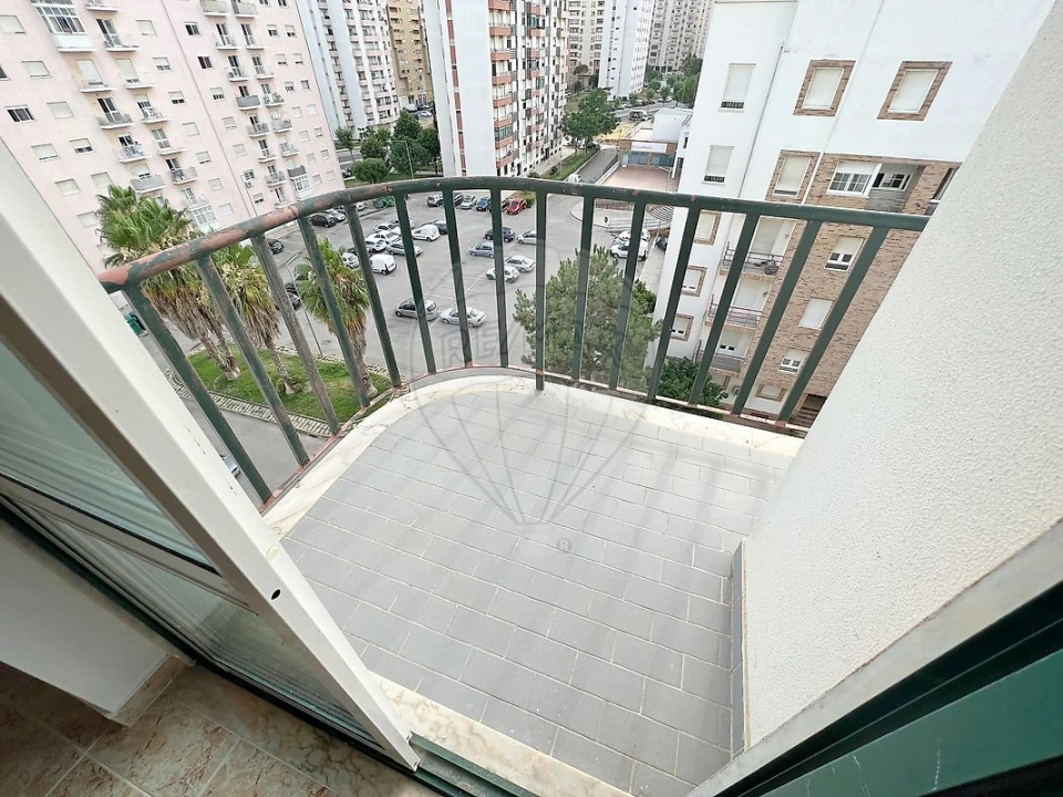 Apartamento T3 para Venda em Carregado e Cadafais Foto 20