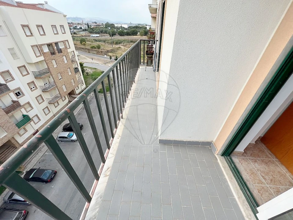 Apartamento T3 para Venda em Carregado e Cadafais Foto 14