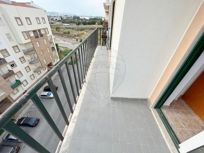 Apartamento T3 para Venda em Carregado e Cadafais Foto 14