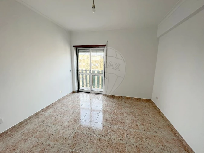 Apartamento T3 para Venda em Carregado e Cadafais Foto 5