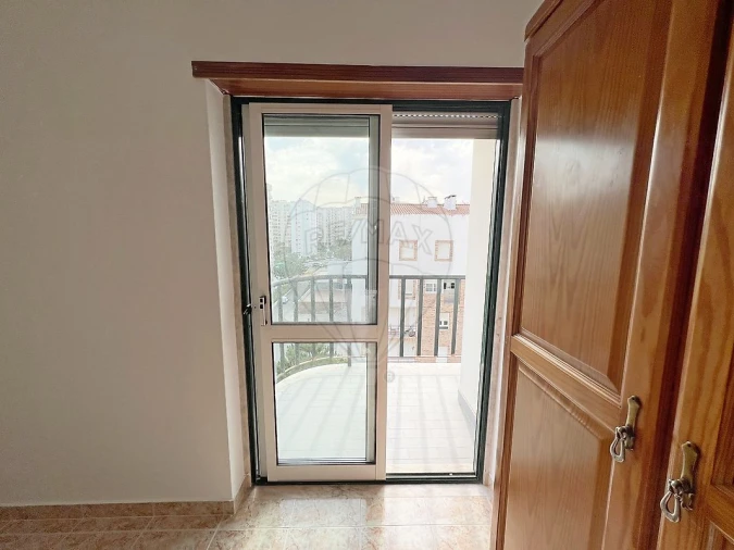 Apartamento T3 para Venda em Carregado e Cadafais Foto 23