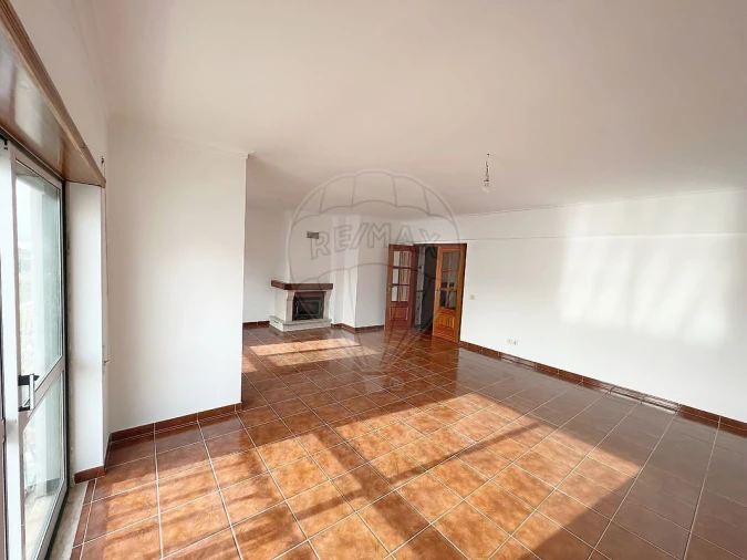 Apartamento T3 para Venda em Carregado e Cadafais Foto 8