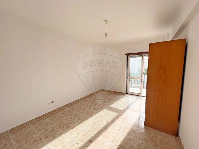 Apartamento T3 para Venda em Carregado e Cadafais Foto 18