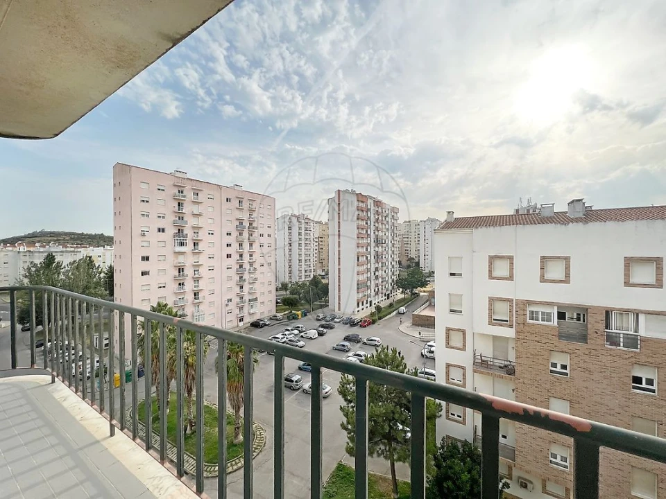 Apartamento T3 para Venda em Carregado e Cadafais Foto 16