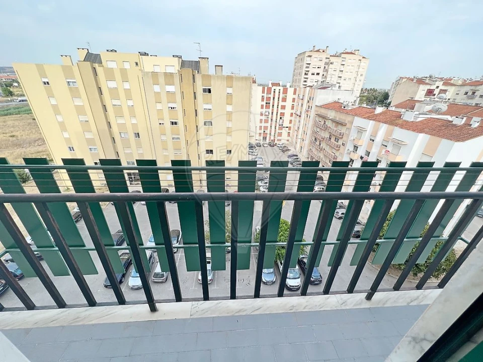 Apartamento T3 para Venda em Carregado e Cadafais Foto 26