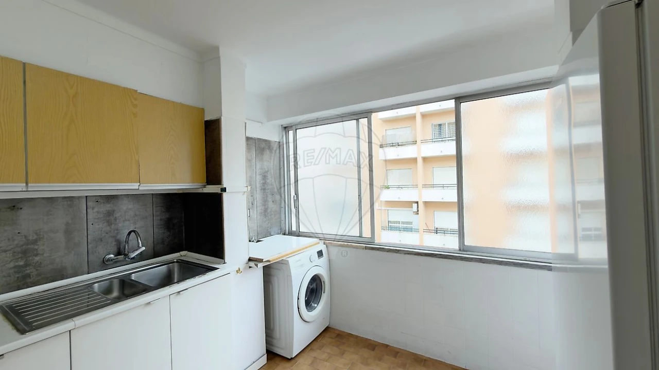 Apartamento T2 para Venda em Carregado e Cadafais Foto 15