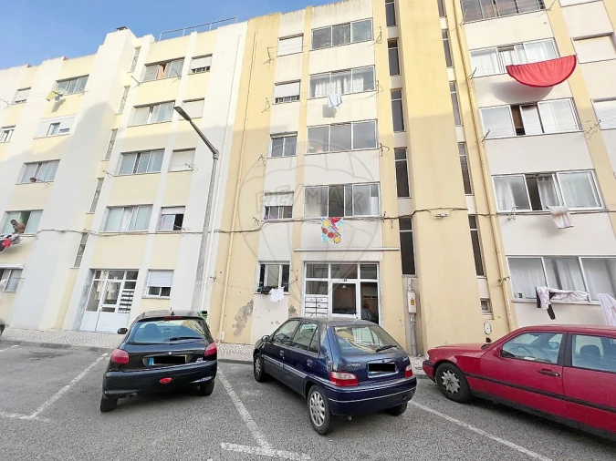 Apartamento T2 para Venda em Carregado e Cadafais Foto 2