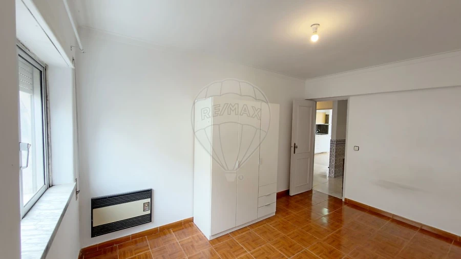 Apartamento T2 para Venda em Carregado e Cadafais Foto 22