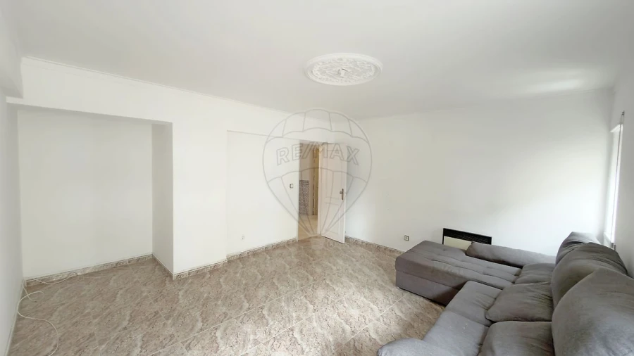 Apartamento T2 para Venda em Carregado e Cadafais Foto 20