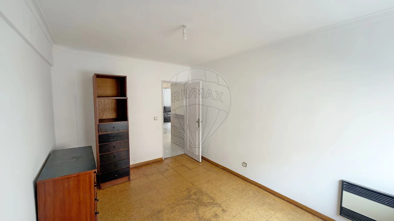 Apartamento T2 para Venda em Carregado e Cadafais Foto 30