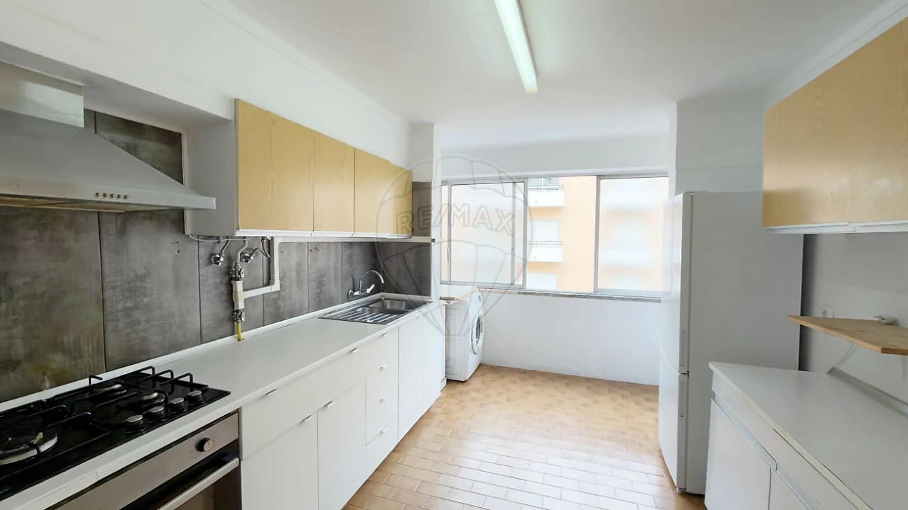 Apartamento T2 para Venda em Carregado e Cadafais Foto 5