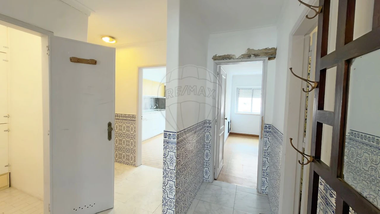 Apartamento T2 para Venda em Carregado e Cadafais Foto 25