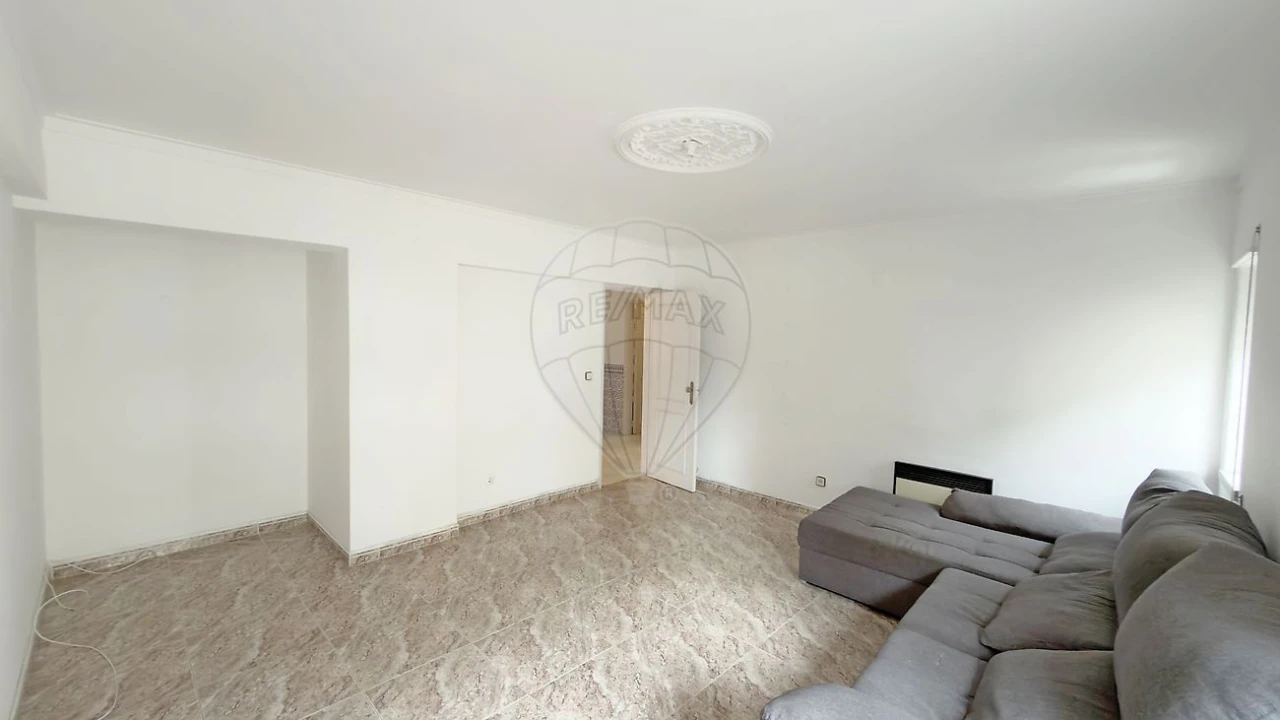 Apartamento T2 para Venda em Carregado e Cadafais Foto 20