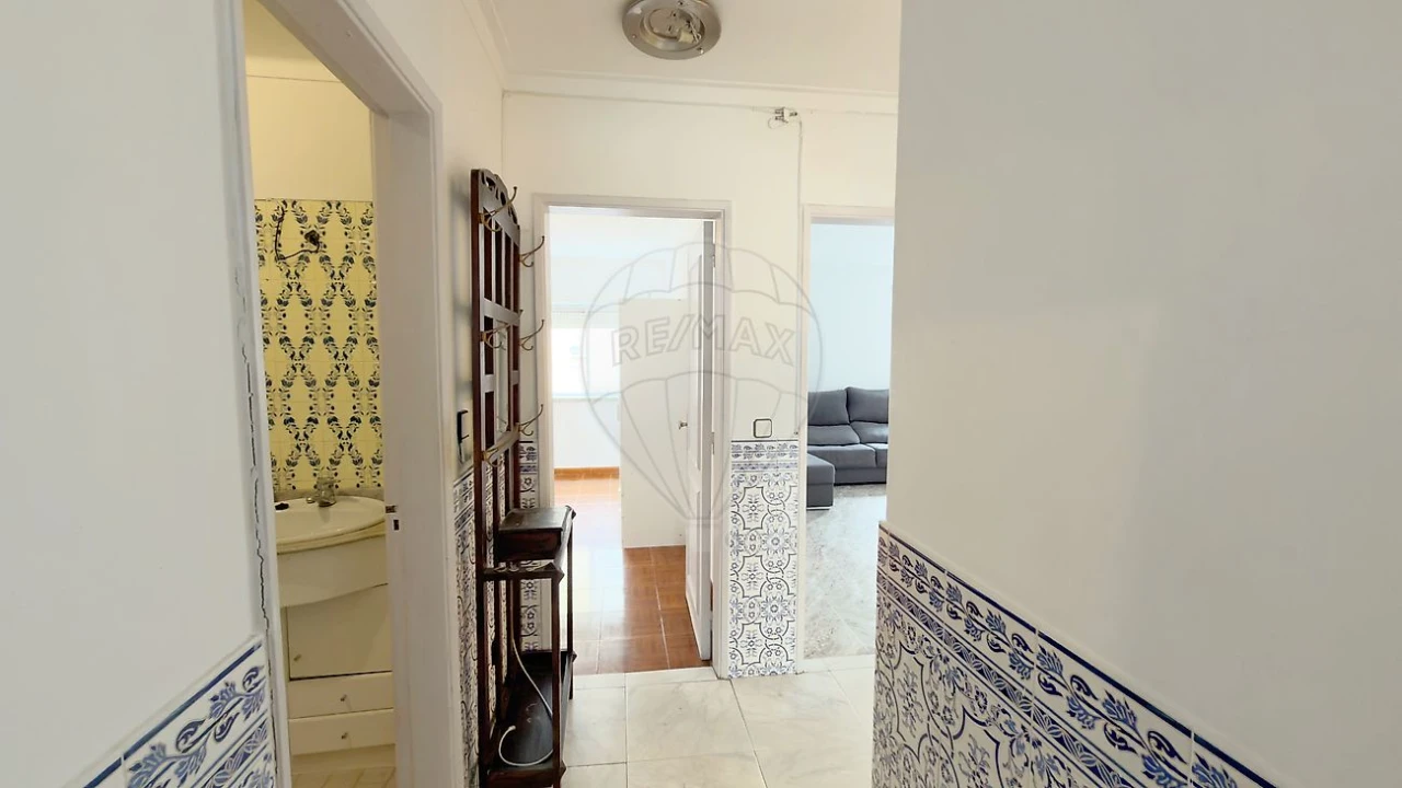 Apartamento T2 para Venda em Carregado e Cadafais Foto 33