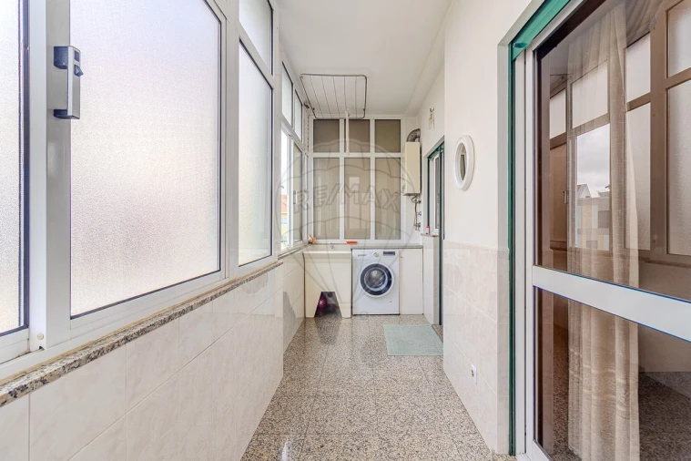 Apartamento T3 para Venda em Bonfim Foto 12