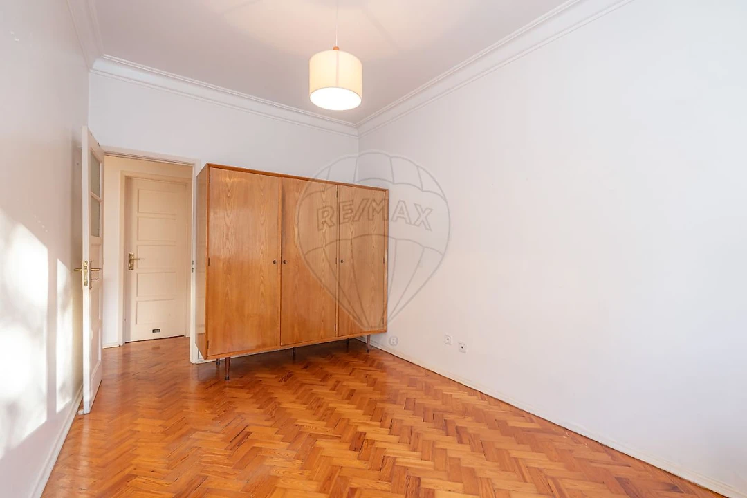 Apartamento T3 para Arrendamento em Alvalade Foto 27