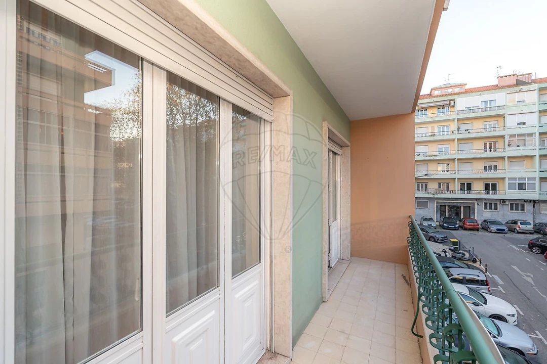 Apartamento T3 para Arrendamento em Alvalade Foto 25