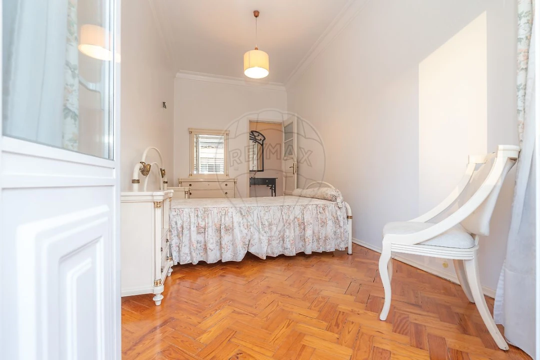 Apartamento T3 para Arrendamento em Alvalade Foto 13