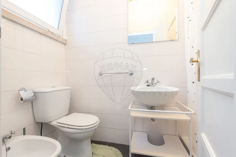 Apartamento T3 para Arrendamento em Alvalade Foto 22