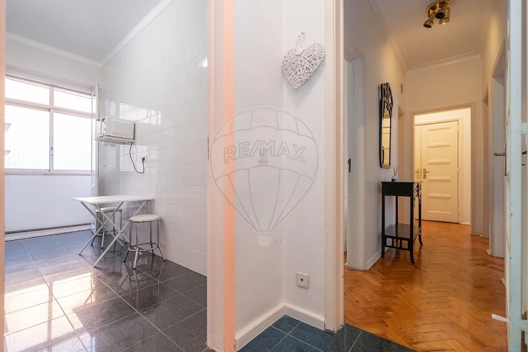 Apartamento T3 para Arrendamento em Alvalade Foto 17