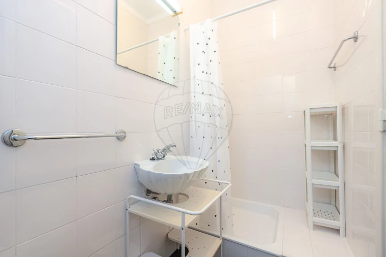 Apartamento T3 para Arrendamento em Alvalade Foto 11