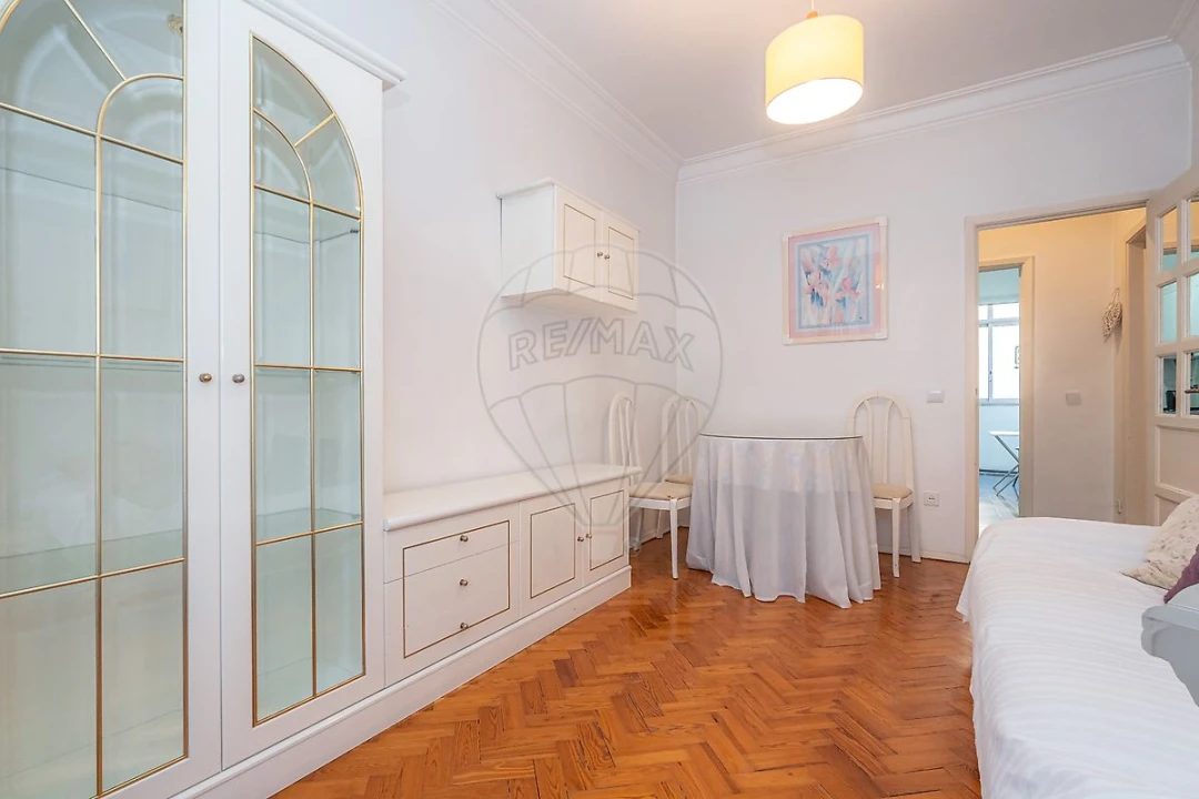 Apartamento T3 para Arrendamento em Alvalade Foto 7