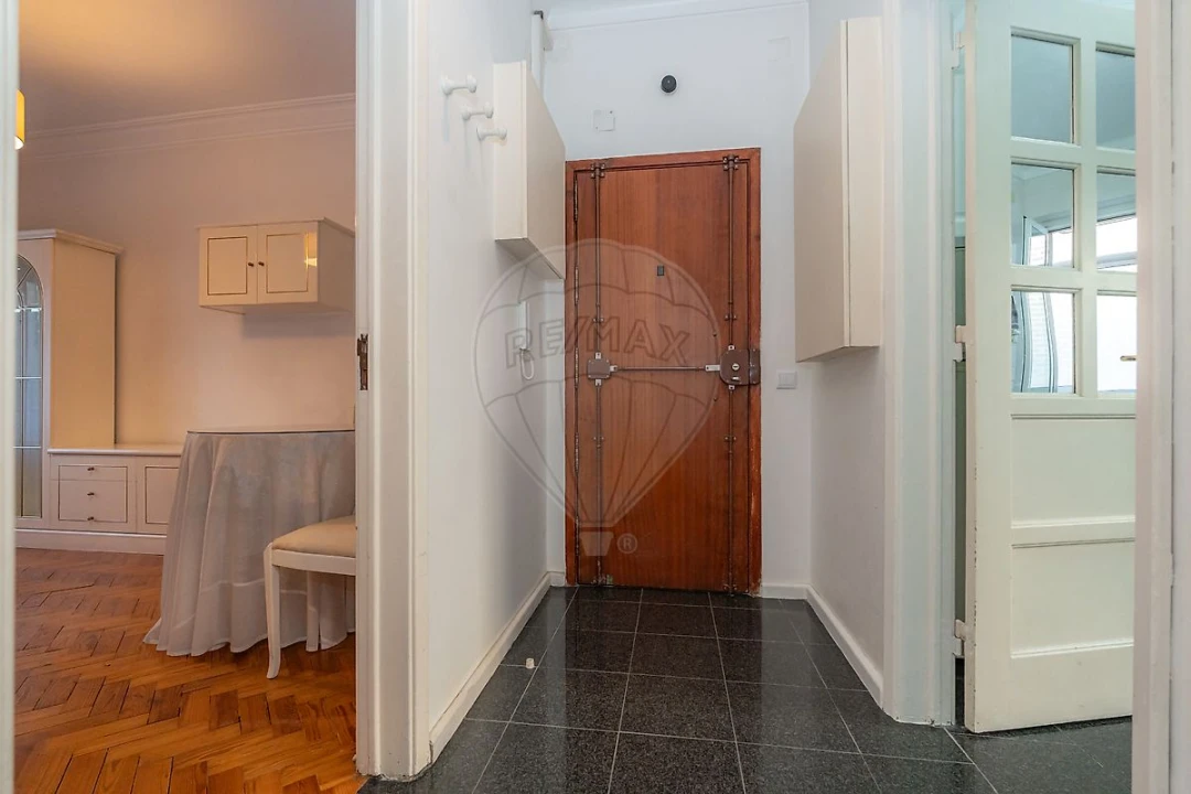 Apartamento T3 para Arrendamento em Alvalade Foto 6