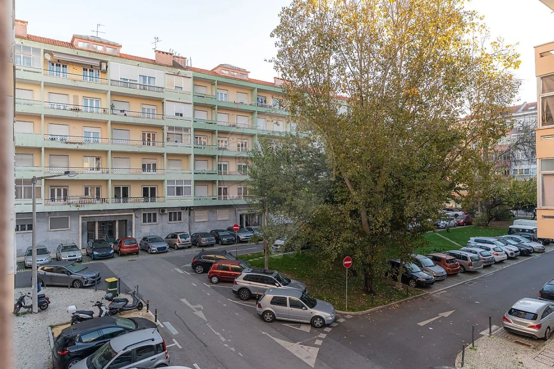 Apartamento T3 para Arrendamento em Alvalade Foto 30