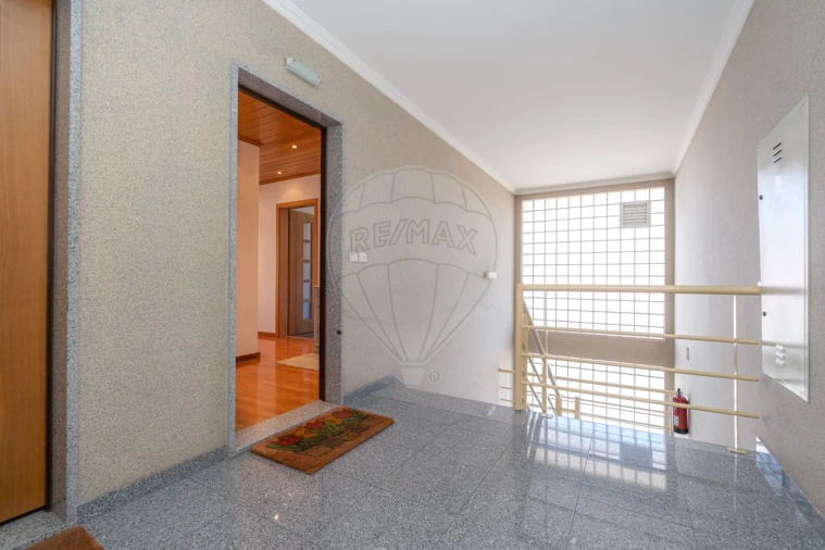 Apartamento T1 para Venda em Eiras e São Paulo de Frades Foto 2