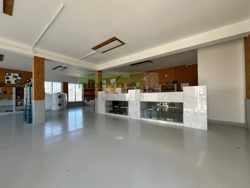 Escritório para Arrendamento em Almargem do Bispo, Pêro Pinheiro e Montelavar Foto 4