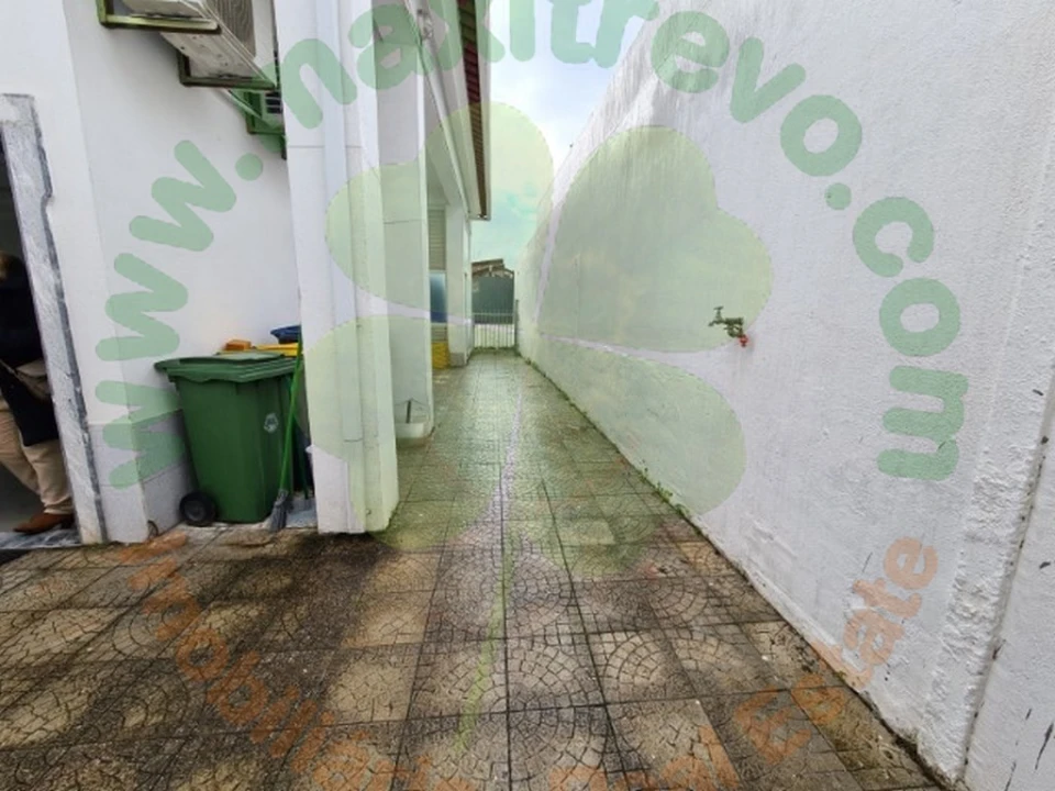 Armazém para Venda em Fernao Ferro Foto 6