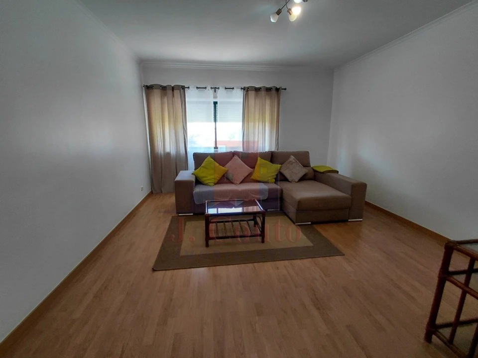 Apartamento T3 para Arrendamento em Caldas da Rainha - Santo Onofre e Serra do Bouro Foto 3