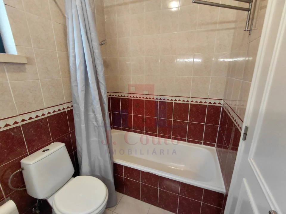 Apartamento T3 para Arrendamento em Caldas da Rainha - Santo Onofre e Serra do Bouro Foto 18