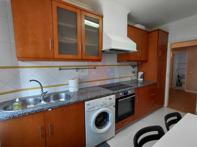 Apartamento T3 para Arrendamento em Caldas da Rainha - Santo Onofre e Serra do Bouro Foto 6