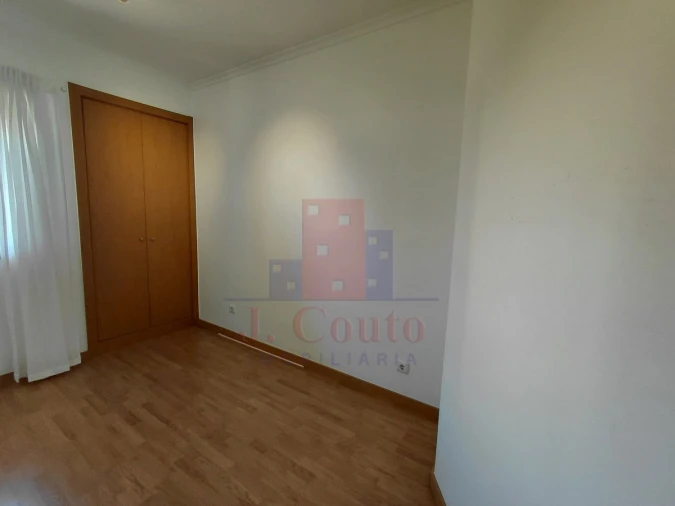 Apartamento T3 para Arrendamento em Caldas da Rainha - Santo Onofre e Serra do Bouro Foto 9